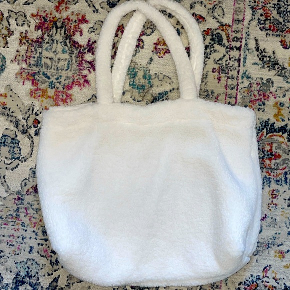 Fuzzy White Tote - Picture 3 of 6